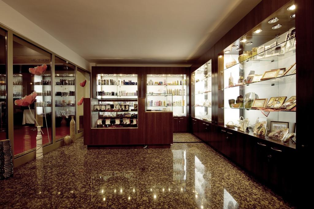 Hotel Clermont Ковасна Екстер'єр фото