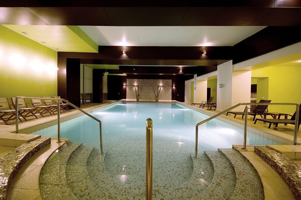Hotel Clermont Ковасна Екстер'єр фото
