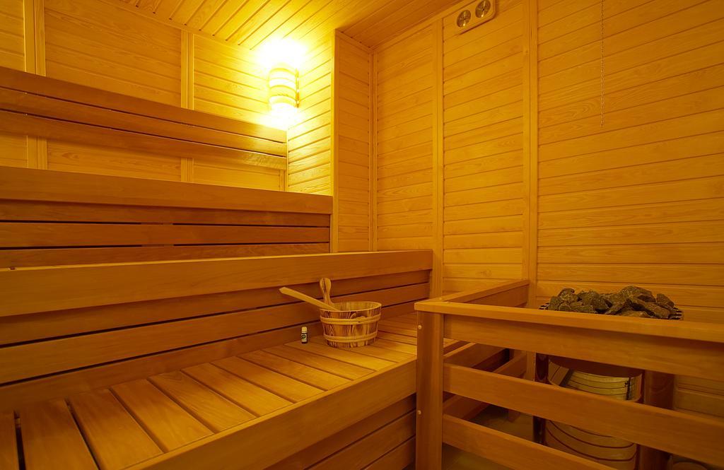 Hotel Clermont Ковасна Екстер'єр фото