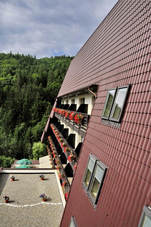 Hotel Clermont Ковасна Екстер'єр фото