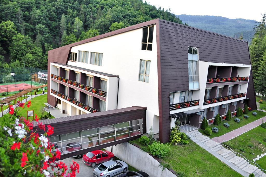 Hotel Clermont Ковасна Екстер'єр фото