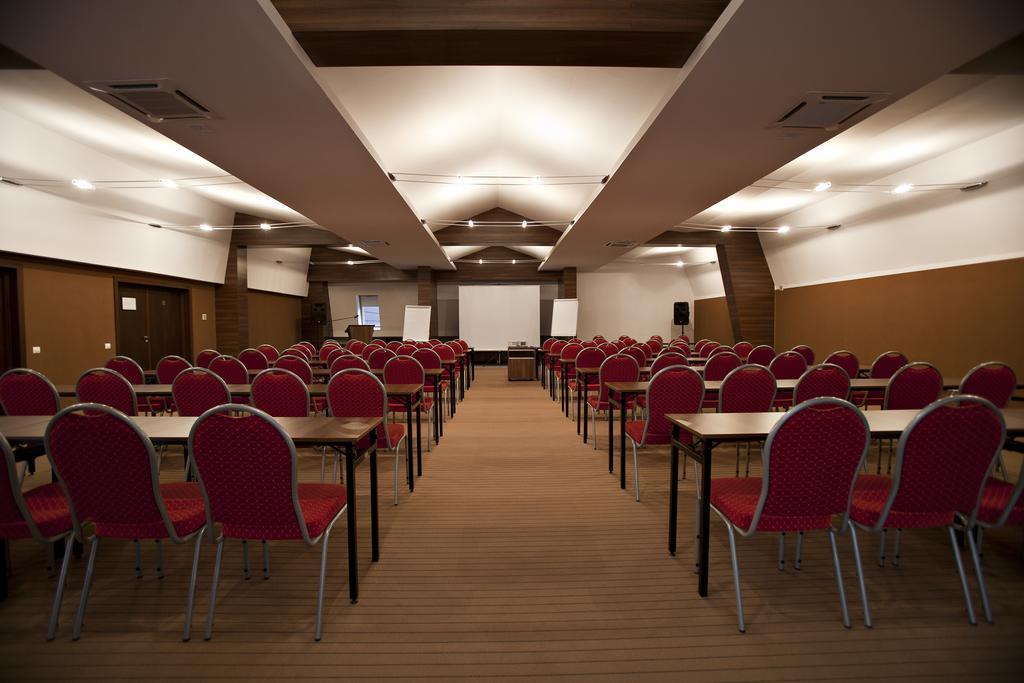 Hotel Clermont Ковасна Екстер'єр фото