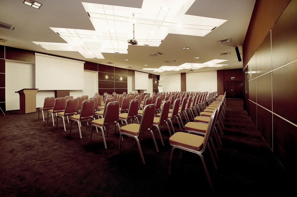 Hotel Clermont Ковасна Екстер'єр фото