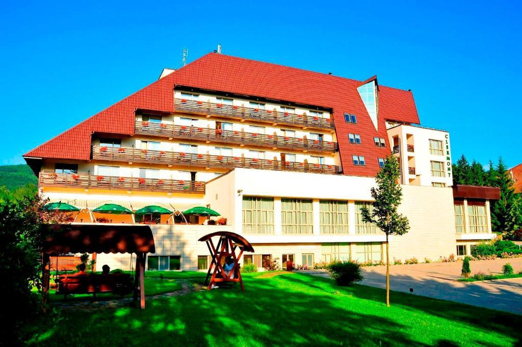 Hotel Clermont Ковасна Екстер'єр фото