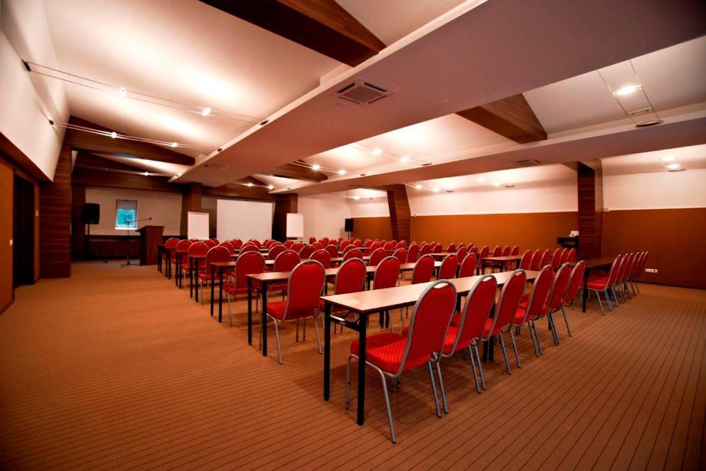 Hotel Clermont Ковасна Екстер'єр фото