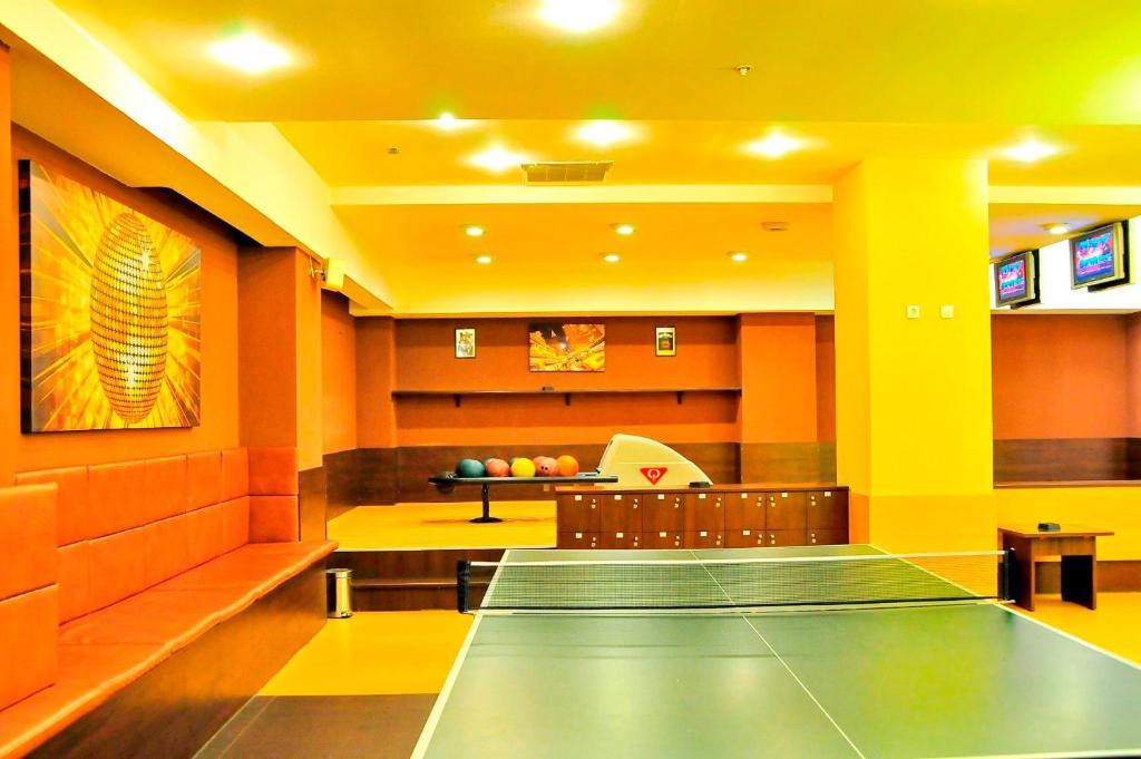 Hotel Clermont Ковасна Екстер'єр фото